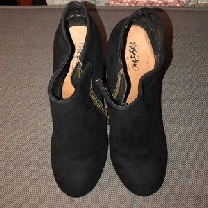 Black heeled booties